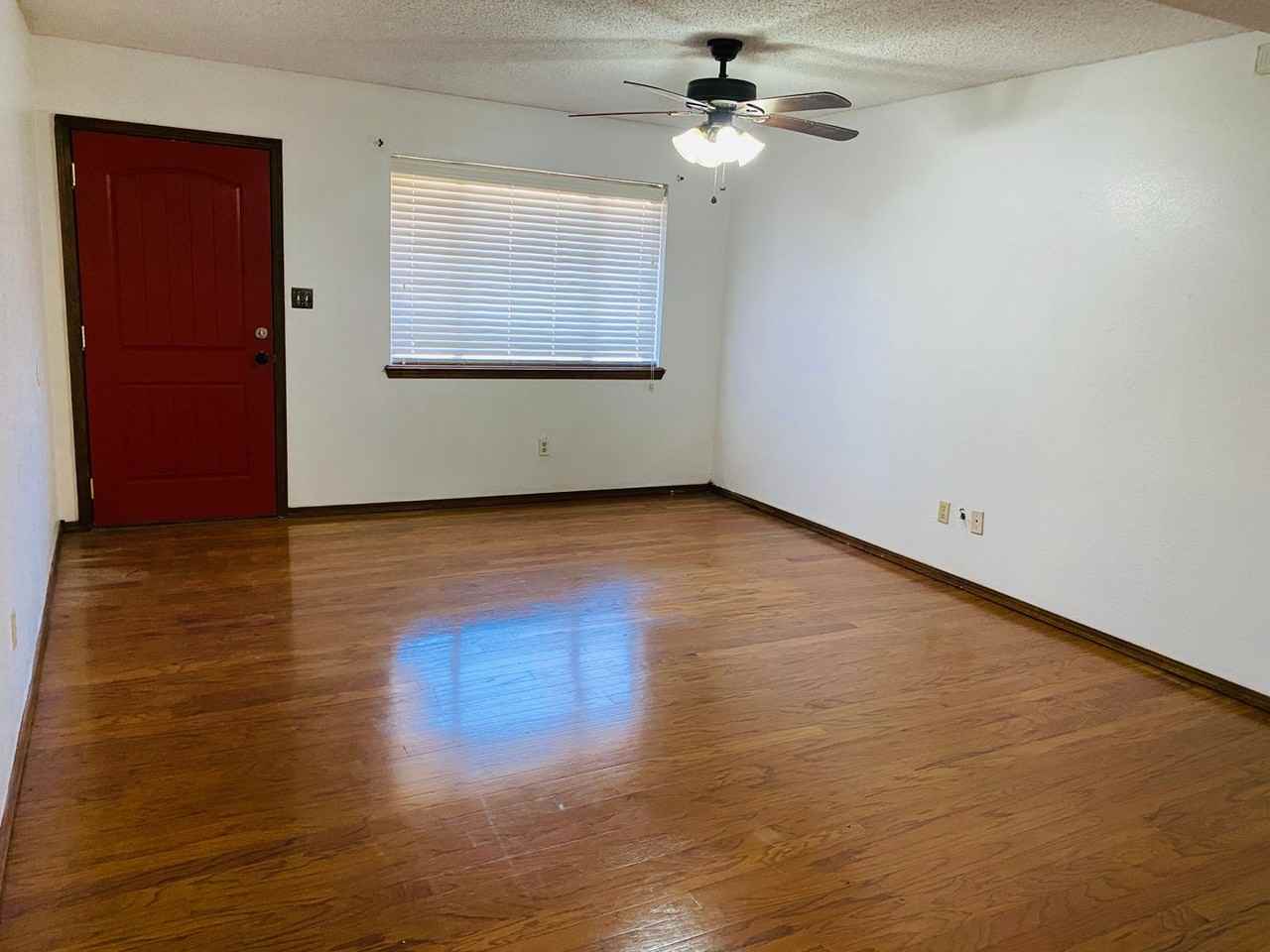 920 Mockingbird Lane - Photo 6 of 11