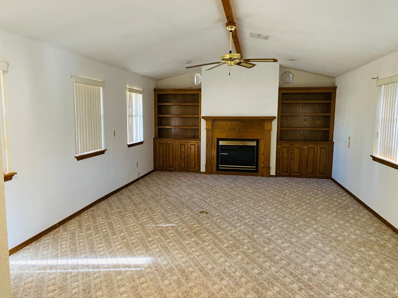 920 Mockingbird Lane - Photo 3 of 11