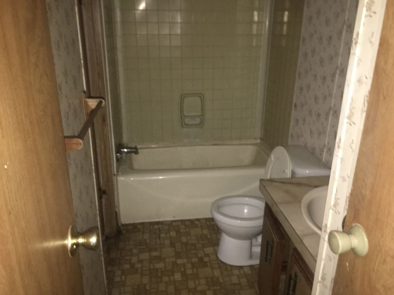 4239 Hampton Ln - Photo 3 of 8