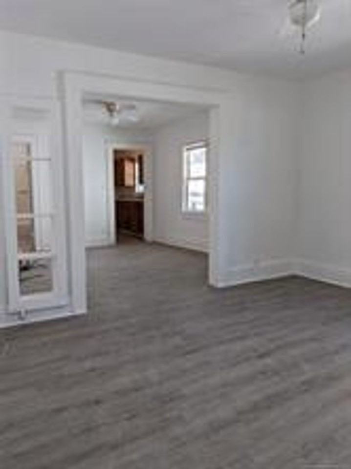 1126 S Wheeling Ave - Photo 5 of 8