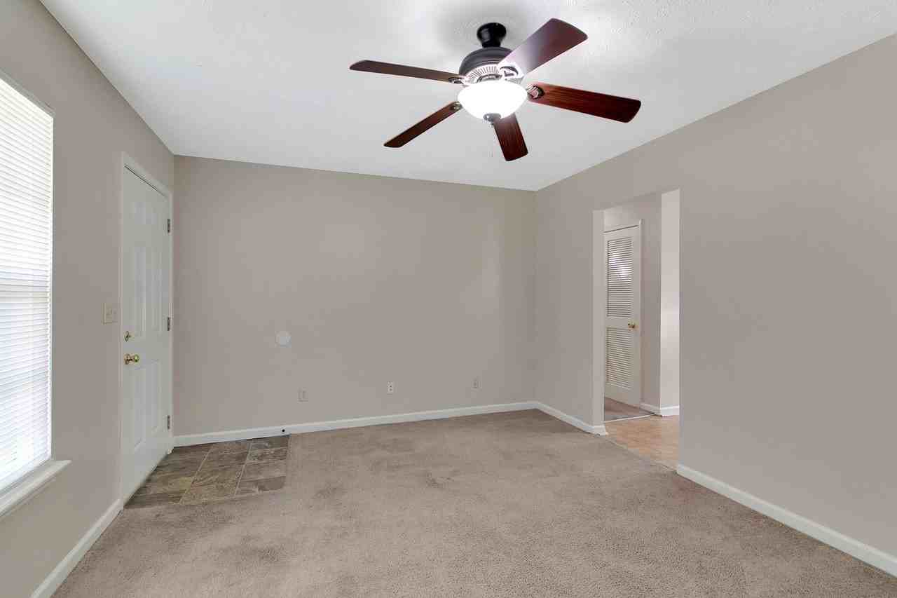 999 Stateline Rd - Photo 7 of 23