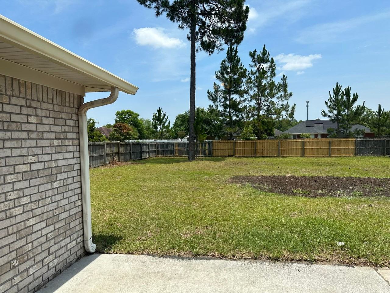 108 Wayfair Ln - Photo 2 of 22