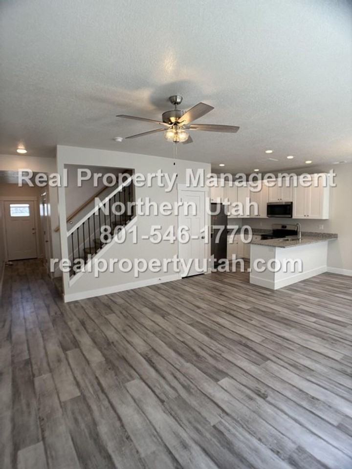 67 West 425 North - Photo 3 of 16