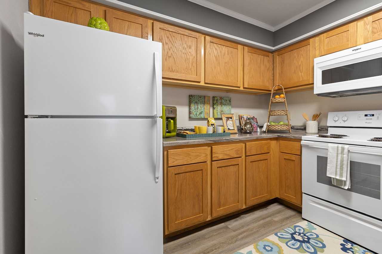 Crown Pointe Apartments - Photo 7 of 18