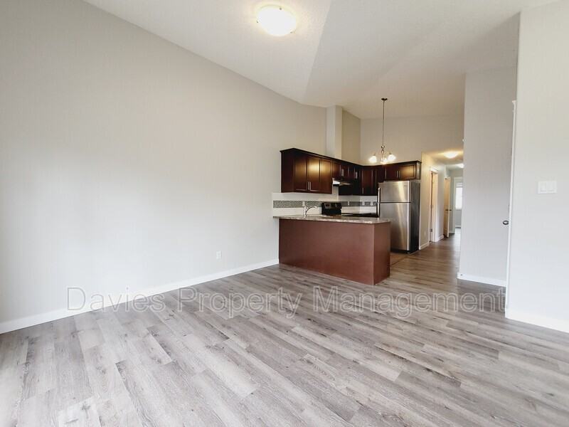 12124 122 St Nw #MAIN - Photo 5 of 15