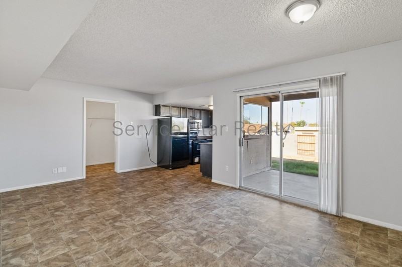 13027 N 28th St - Photo 5 of 21