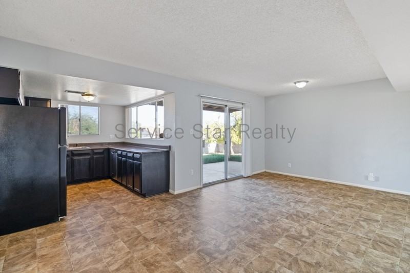 13027 N 28th St - Photo 7 of 21