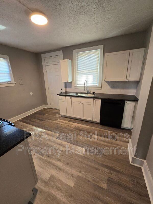 602 Seymour Ave - Photo 3 of 17