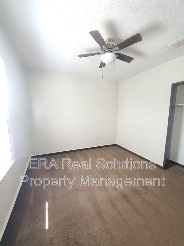 166 E Innis Ave - Photo 3 of 13