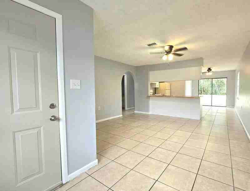 3212 Julia Court - Photo 2 of 12