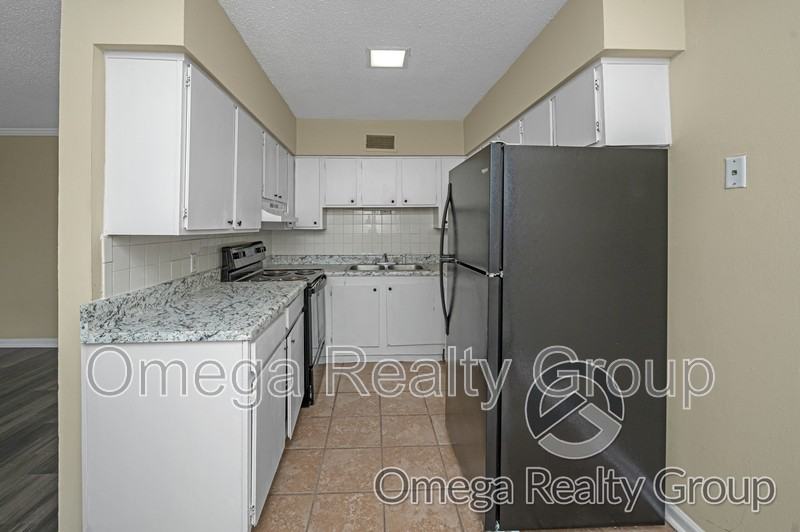 4724 S Court St #109 - Photo 6 of 22