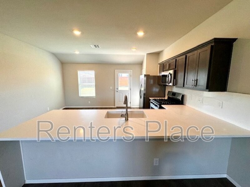 1007 W Abilene Rd - Photo 3 of 20