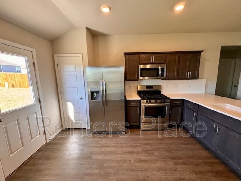 1007 W Abilene Rd - Photo 2 of 20