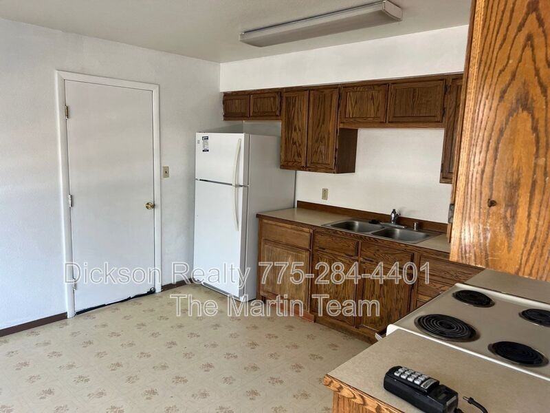 530 E Stillwater Ave - Photo 3 of 15