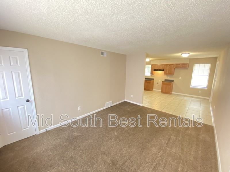 5360 Clinchport Cir - Photo 2 of 8