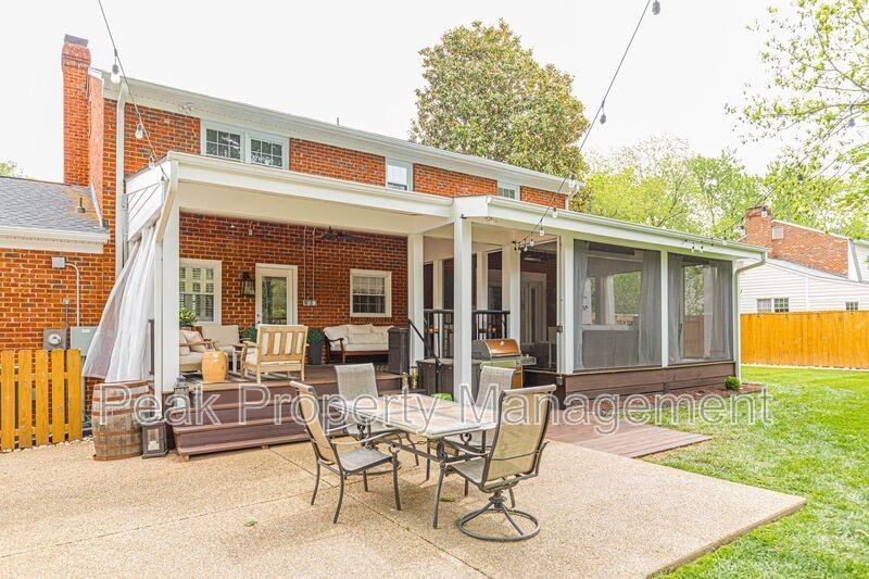 9133 Robin Ridge Dr - Photo 4 of 50