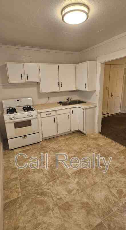 1421 W Maxwell Ave #2 - Photo 4 of 9