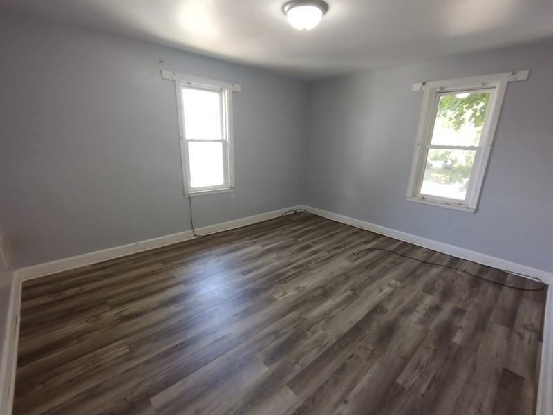 322 Woodlawn Rd - Photo 3 of 11