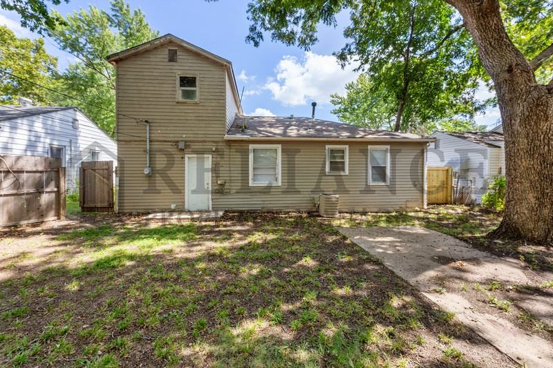 1151 Waverly St - Photo 2 of 19