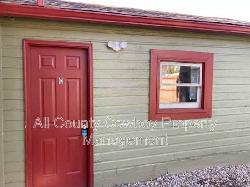 950 N 11th St #C - Photo 4 of 5