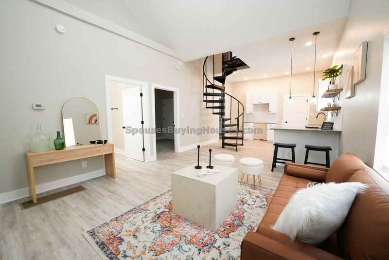 2105 Lexington Ave - Photo 3 of 23
