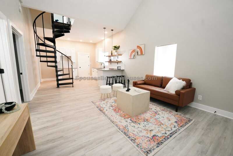 2105 Lexington Ave - Photo 4 of 23