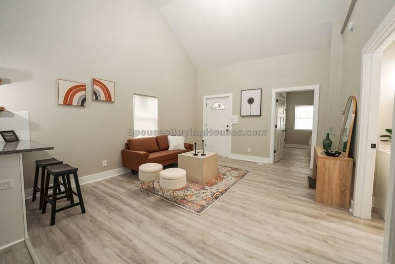 2105 Lexington Ave - Photo 7 of 23