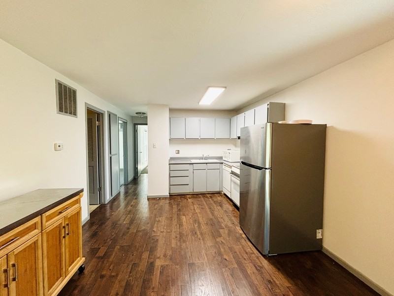 333 E St - Photo 6 of 22