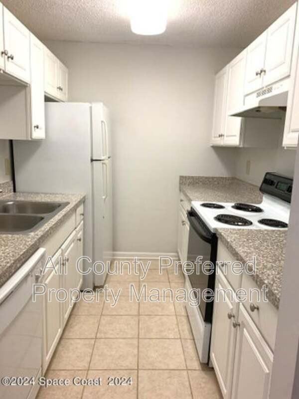 3575 Sable Palm Ln #C - Photo 5 of 6