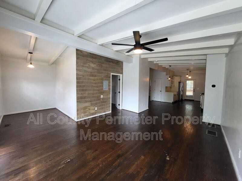 2846 Monterey Dr - Photo 3 of 15