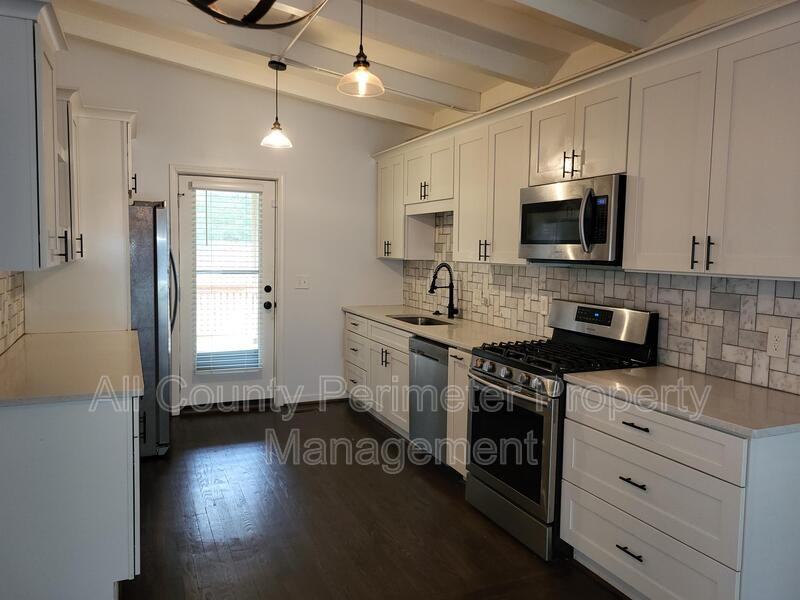 2846 Monterey Dr - Photo 5 of 15