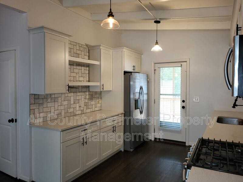 2846 Monterey Dr - Photo 6 of 15