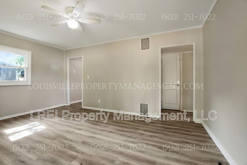 206 Bonnie Ln - Photo 2 of 18