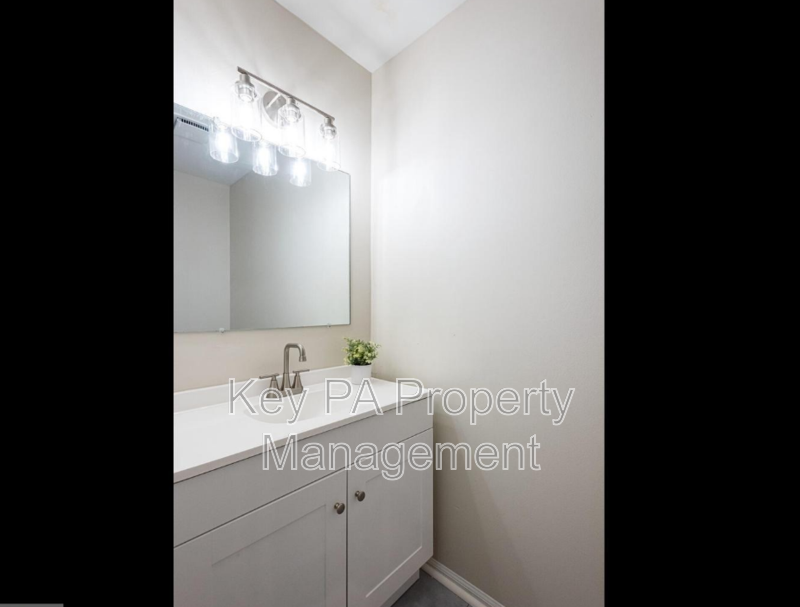 517 S Coventry Ln - Photo 7 of 30