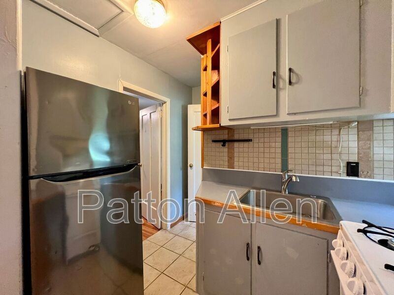 105 Edwin Pl #5 - Photo 3 of 21