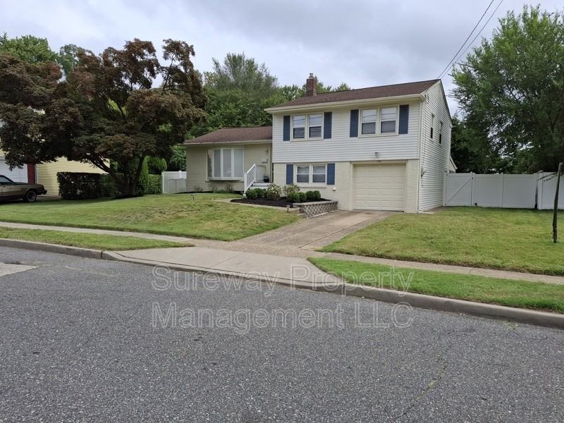 113 Hendrickson Ave - Photo 2 of 23