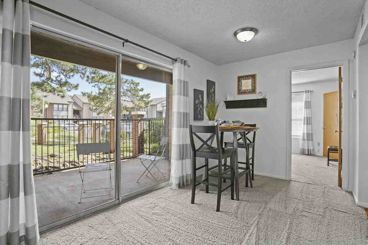 Hunter's Ridge Apts. - Photo 2 of 17