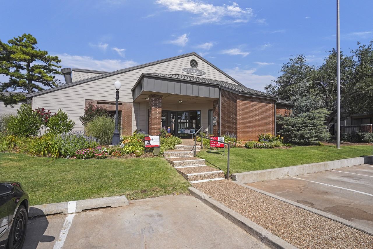 Hunter's Ridge Apts. - Photo 5 of 17