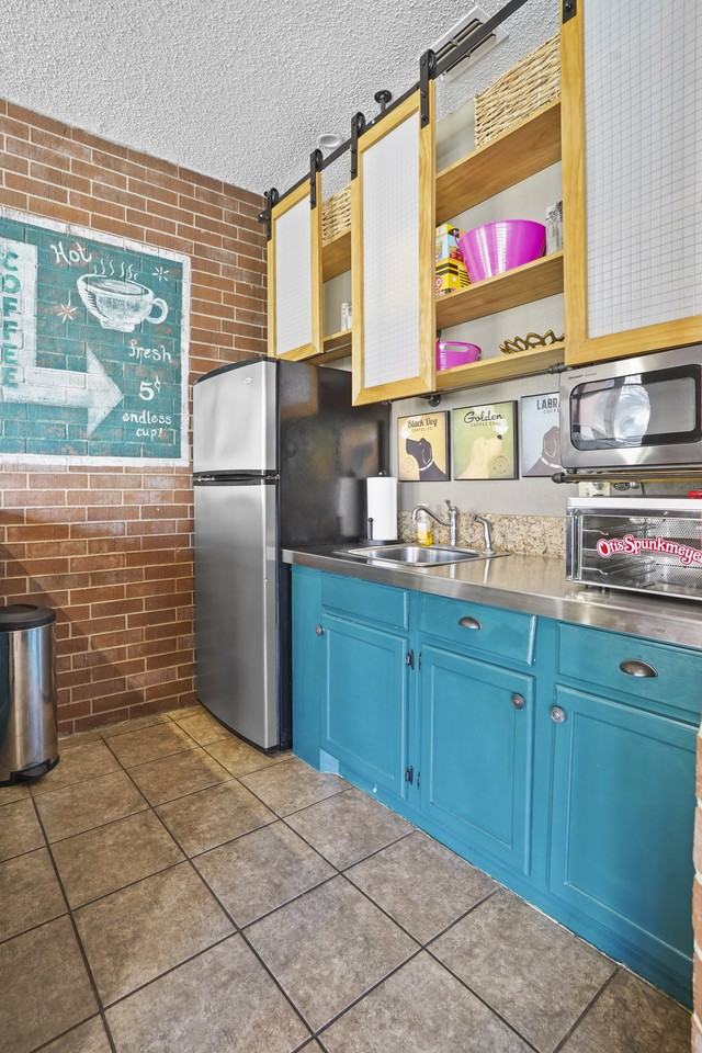 Hunter's Ridge Apts. - Photo 6 of 17