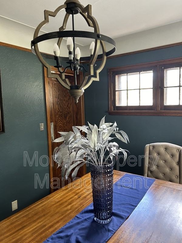 1597 Hartford Ave - Photo 3 of 20