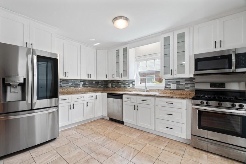 1029 Manchester Ave - Photo 2 of 27