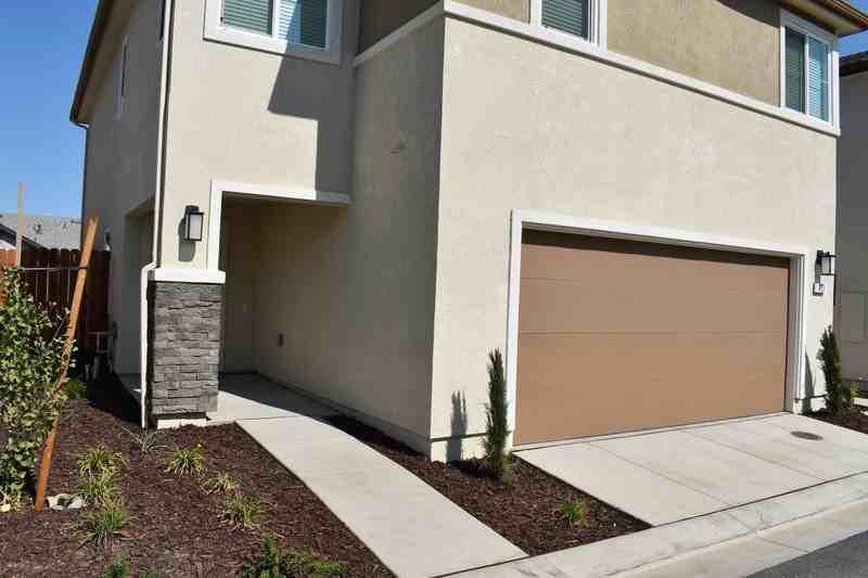 451 Peppercorn Dr - Photo 3 of 42