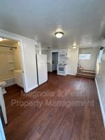 featured image of 617 S 10th Ave