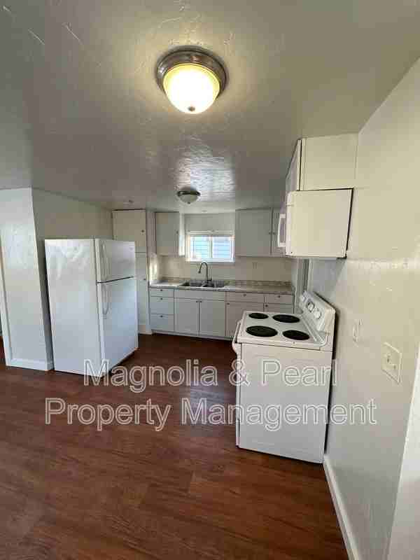 617 S 10th Ave - Photo 2 of 12