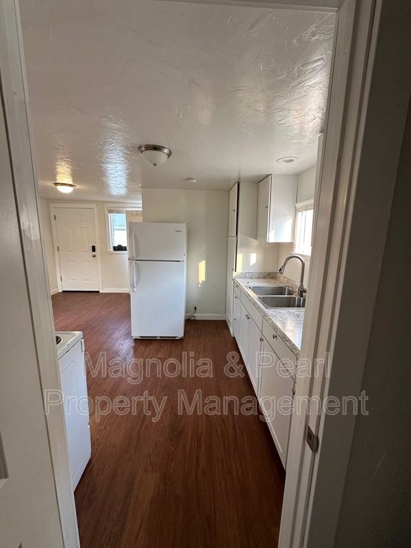 617 S 10th Ave - Photo 5 of 12