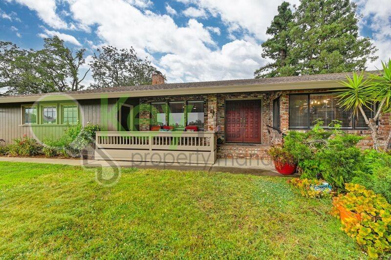 9635 Oak Leaf Way - Photo 3 of 50