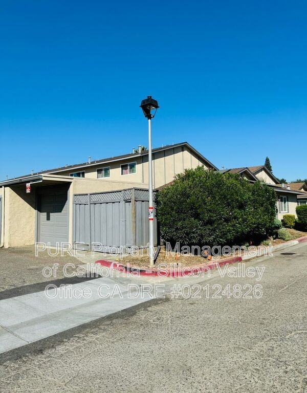 499 Ginkgo Ct - Photo 3 of 10