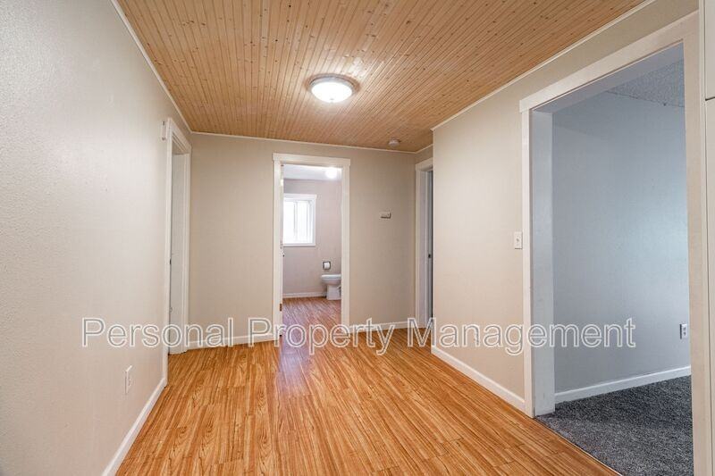3816 Ne 38th Ave #B - Photo 6 of 12