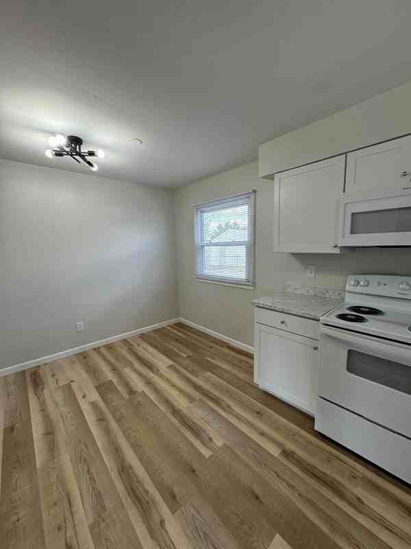 208 Marview Ave - Photo 3 of 17