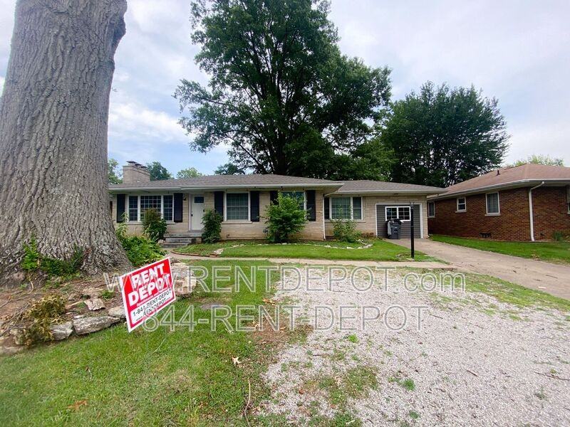 112 S Lincoln Park Dr - Photo 2 of 21